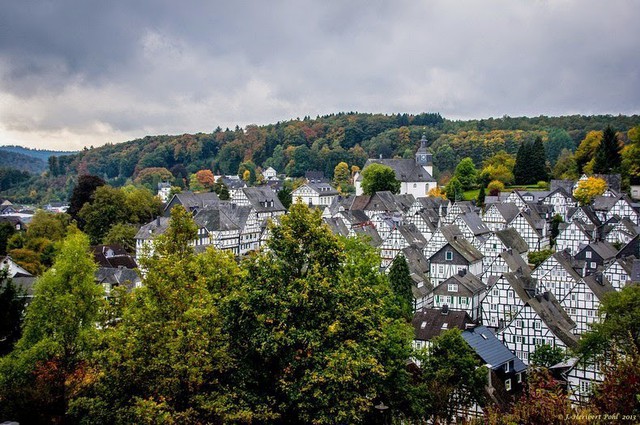 Freudenberg - Thị trấn độc nhất nước Đức với hàng chục nhà trông như 1, tìm nhà gian nan chẳng khác gì “mò kim đáy bể” - Ảnh 1.