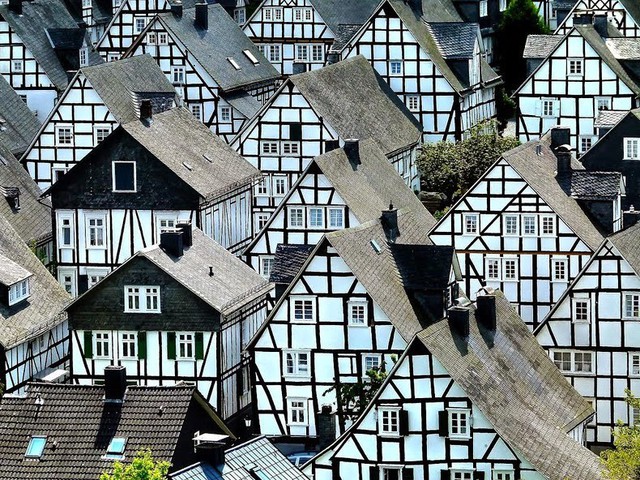 Freudenberg - Thị trấn độc nhất nước Đức với hàng chục nhà trông như 1, tìm nhà gian nan chẳng khác gì “mò kim đáy bể” - Ảnh 3.