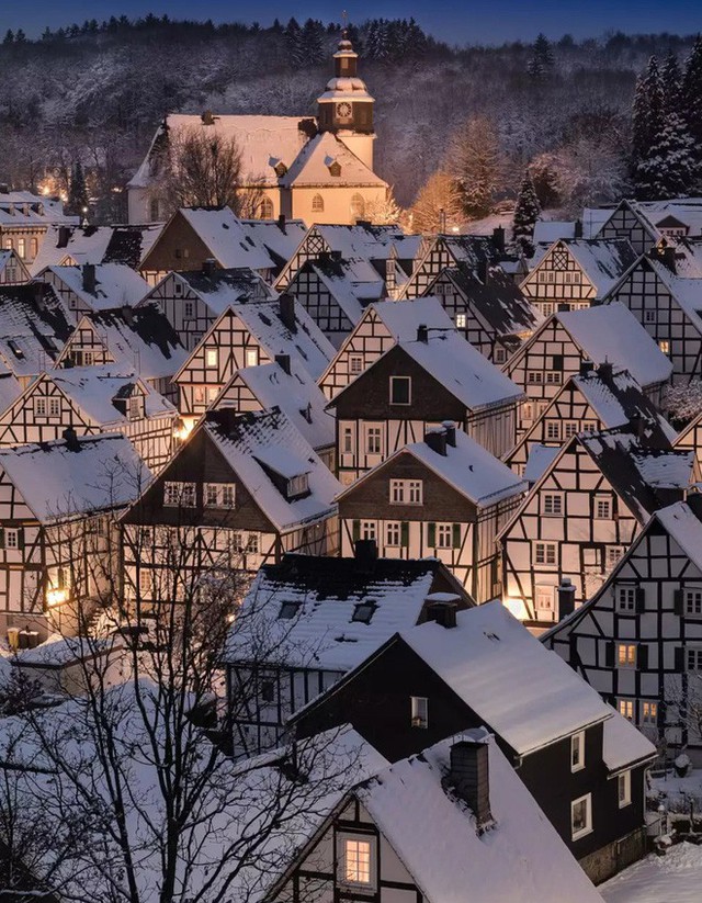 Freudenberg - Thị trấn độc nhất nước Đức với hàng chục nhà trông như 1, tìm nhà gian nan chẳng khác gì “mò kim đáy bể” - Ảnh 6.