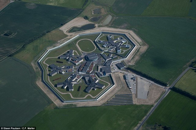 Nhà tù nhân đạo nhất thế giới ở Đan Mạch: Khuôn viên như khách sạn 5 sao, tù nhân thoải mái sinh hoạt và giải trí như ở nhà - Ảnh 16.