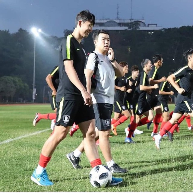 Tất cả các đội đều có sân tập đẹp, hà cớ gì U23 Việt Nam phải đi cày mặt ruộng? - Ảnh 4. Tất cả các đội đều có sân tập đẹp, hà cớ gì U23 Việt Nam phải đi cày mặt ruộng? - Ảnh 4.