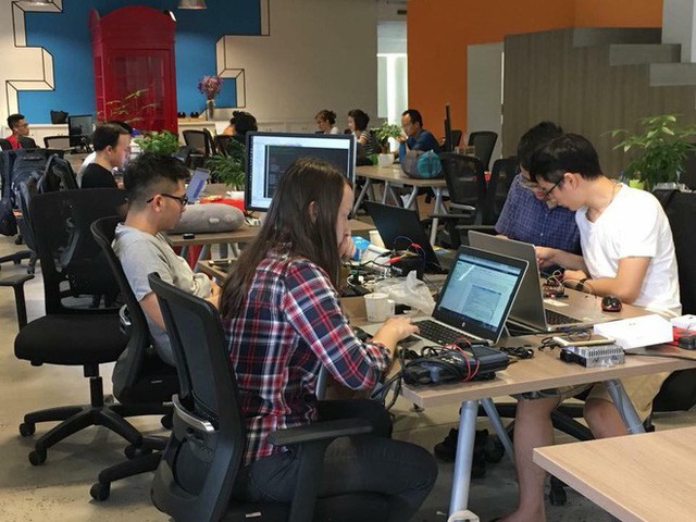 ESY: Thiết bị phát hiện lỗi xe máy do nhóm start-up từ Đại học Bách Khoa phát triển - Ảnh 15. ESY: Thiết bị phát hiện lỗi xe máy do nhóm start-up từ Đại học Bách Khoa phát triển - Ảnh 15.