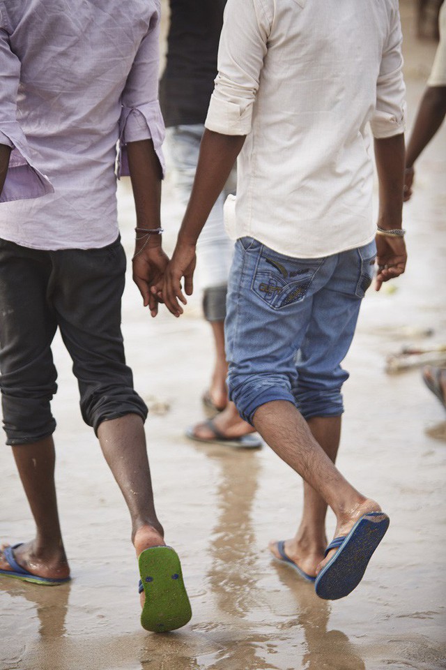 Nắm tay nhau mỗi khi ra đường: Nét văn hóa kỳ lạ nhưng thú vị giữa những anh đàn ông Ấn Độ - Ảnh 10.