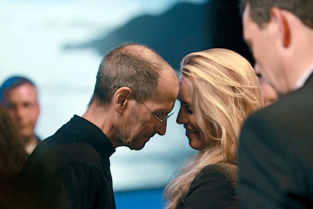Hồi ký của con gái Steve Jobs tiếp tục gây sốc khi mô tả cha đẻ iPhone là một người tàn nhẫn, xấu tính và lạnh lùng - Ảnh 2. Hồi ký của con gái Steve Jobs tiếp tục gây sốc khi mô tả cha đẻ iPhone là một người tàn nhẫn, xấu tính và lạnh lùng - Ảnh 2.