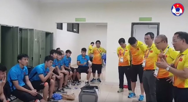 HLV Park Hang Seo dặn dò cầu thủ Việt Nam: Không có gì phải ngại Hàn Quốc, chúng ta có thể thắng - Ảnh 1. HLV Park Hang Seo dặn dò cầu thủ Việt Nam: Không có gì phải ngại Hàn Quốc, chúng ta có thể thắng - Ảnh 1.