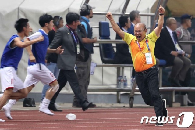 HLV Park Hang Seo và những khoảnh khắc xúc động với bóng đá Việt Nam - Ảnh 6.