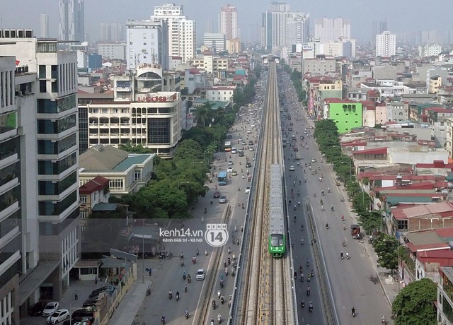 Clip: Hành trình 15 phút đoàn tàu đường sắt trên cao lao vun vút từ ga Cát Linh tới Yên Nghĩa - Ảnh 14.