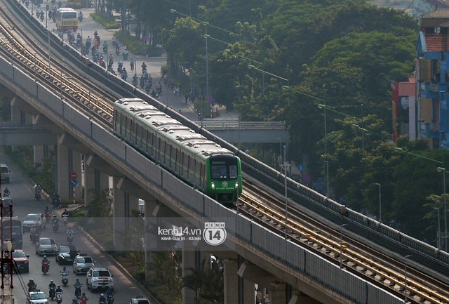 Clip: Hành trình 15 phút đoàn tàu đường sắt trên cao lao vun vút từ ga Cát Linh tới Yên Nghĩa - Ảnh 15.