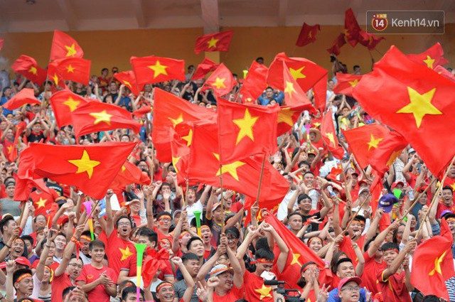 CĐV vỡ òa khi Văn Quyết gỡ hòa 1 - 1 cho Olympic Việt Nam trong trận tranh HCĐ lịch sử - Ảnh 22.