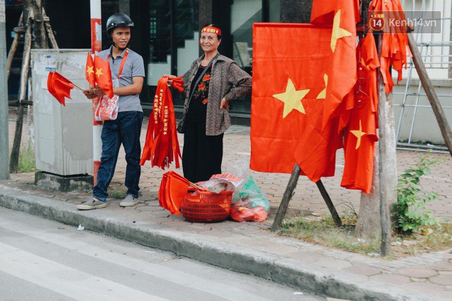CĐV vỡ òa khi Văn Quyết gỡ hòa 1 - 1 cho Olympic Việt Nam trong trận tranh HCĐ lịch sử - Ảnh 9.