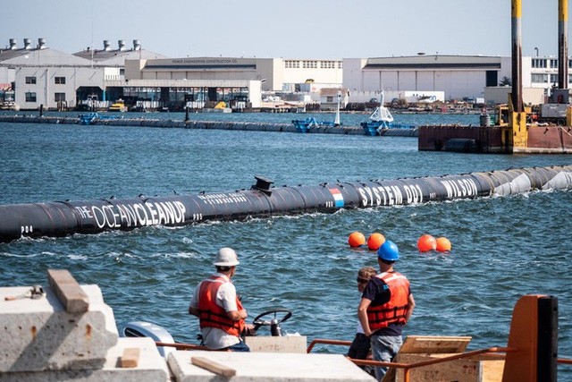 Hệ thống đầu tiên của dự án dọn rác biển The Ocean Cleanup đã chính thức ra khơi, đây là những hình ảnh về nó - Ảnh 17.