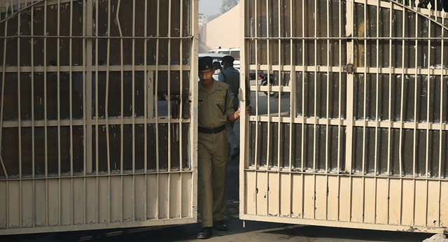 Phạm nhân được sống cùng gia đình trong nhà tù Ấn Độ - Ảnh 1.