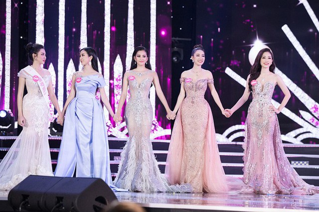 Người đẹp 18 tuổi Trần Tiểu Vy đánh bại 43 thí sinh, đăng quang Hoa hậu Việt Nam 2018 - Ảnh 18.