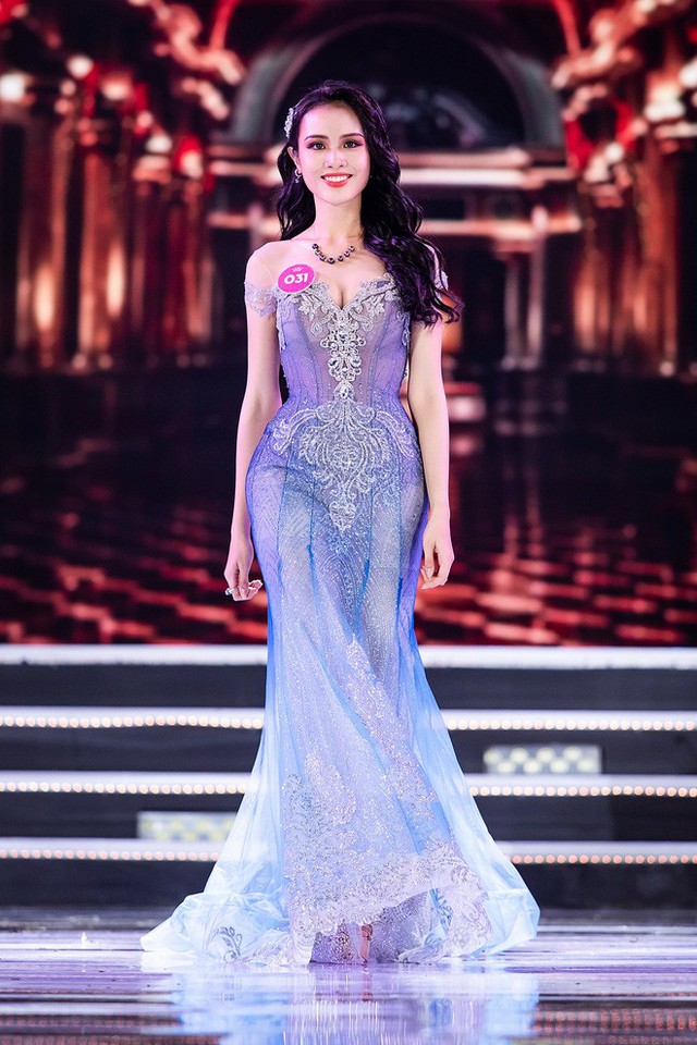 Người đẹp 18 tuổi Trần Tiểu Vy đánh bại 43 thí sinh, đăng quang Hoa hậu Việt Nam 2018 - Ảnh 24.