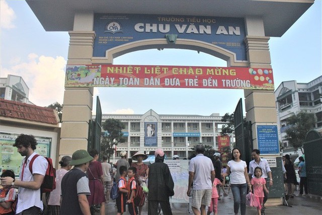 Lịch học lạ tại trường đông học sinh lớp 1 nhất Hà Nội - Ảnh 1. Lịch học lạ tại trường đông học sinh lớp 1 nhất Hà Nội - Ảnh 1.