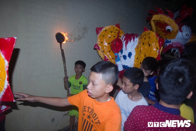  Độc đáo ngôi làng từ trẻ đến già đều biết múa sư tử, thổi lửa như nghệ sĩ xiếc - Ảnh 9.