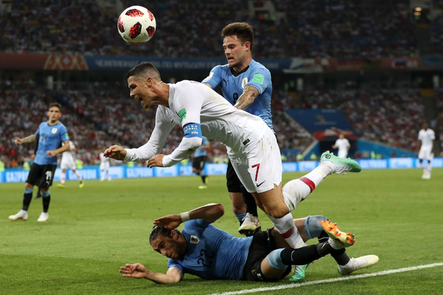 đầu tư giá trị - Sau những giọt nước mắt vinh quang, giờ là lúc Ronaldo rơi lệ vì bất lực - photo đầu tư giá trị - photo 1 1537867234441769097032 - Sau những giọt nước mắt vinh quang, giờ là lúc Ronaldo rơi lệ vì bất lực