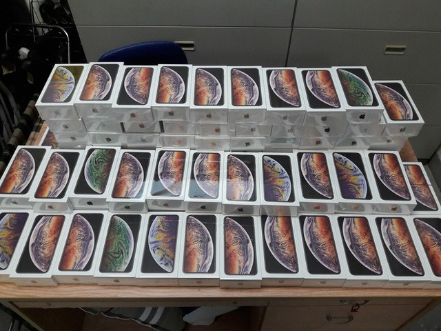 Hải quan Tân Sơn Nhất bắt giữ lô hàng hơn 250 iPhone, trị giá gần 7 tỷ đồng - Ảnh 3.