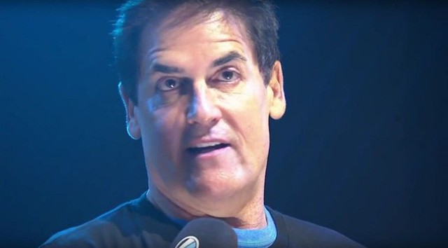 Tỷ phú Mark Cuban bị phạt 15.000 USD vì chửi bậy 1 câu, cố tình chửi thêm câu nữa để lấy tiền đó đi từ thiện - Ảnh 1.