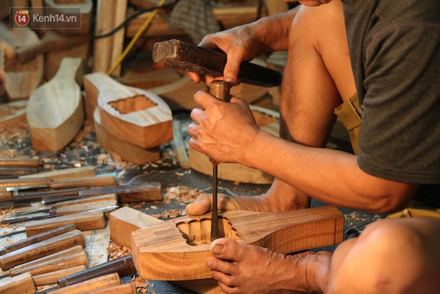 Ghé thăm người đàn ông 35 năm đẽo đục khuôn bánh Trung thu ở Hà Nội: Một khuôn gỗ đắt nhất giá 5 triệu - Ảnh 3.