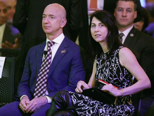 đầu tư giá trị - Giàu nhất thế giới, Jeff Bezos vẫn rửa bát sau mỗi bữa tối - photo đầu tư giá trị - photo 1 1536131539035133245996 - Giàu nhất thế giới, Jeff Bezos vẫn rửa bát sau mỗi bữa tối