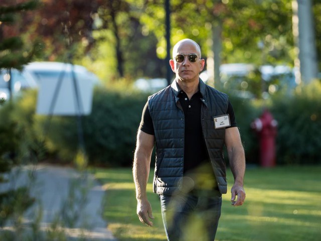 đầu tư giá trị - Giàu nhất thế giới, Jeff Bezos vẫn rửa bát sau mỗi bữa tối - photo đầu tư giá trị - photo 10 15361315390531043823 - Giàu nhất thế giới, Jeff Bezos vẫn rửa bát sau mỗi bữa tối