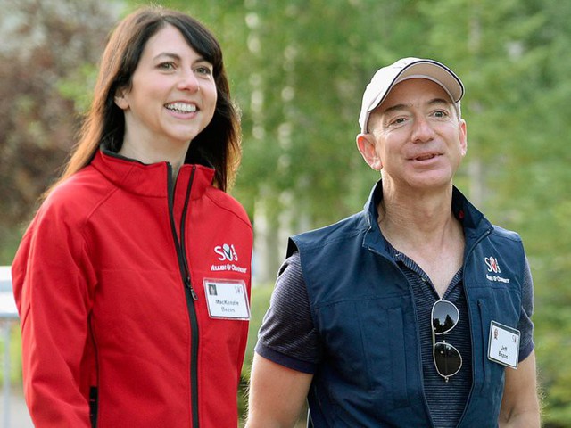 đầu tư giá trị - Giàu nhất thế giới, Jeff Bezos vẫn rửa bát sau mỗi bữa tối - photo đầu tư giá trị - photo 2 1536131539037846361845 - Giàu nhất thế giới, Jeff Bezos vẫn rửa bát sau mỗi bữa tối