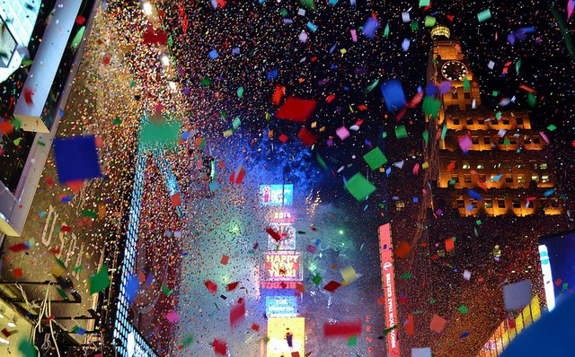New York chào năm mới với 50 tấn rác - Ảnh 2.