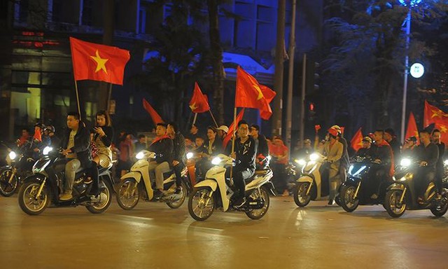 Kiếm bộn tiền đêm ăn mừng chiến thắng của tuyển U23 Việt Nam - Ảnh 1.