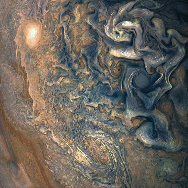 Tàu thăm dò của NASA đã chụp được những hình ảnh không thể tin được của Sao Mộc! - Ảnh 7.