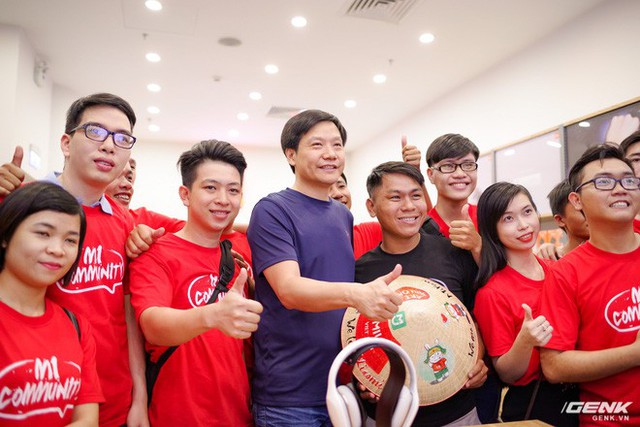 CEO Xiaomi Lei Jun thăm Việt Nam: Nức nở khen phở ngon, hứa sẽ mở thêm nhiều cửa hàng - Ảnh 8.