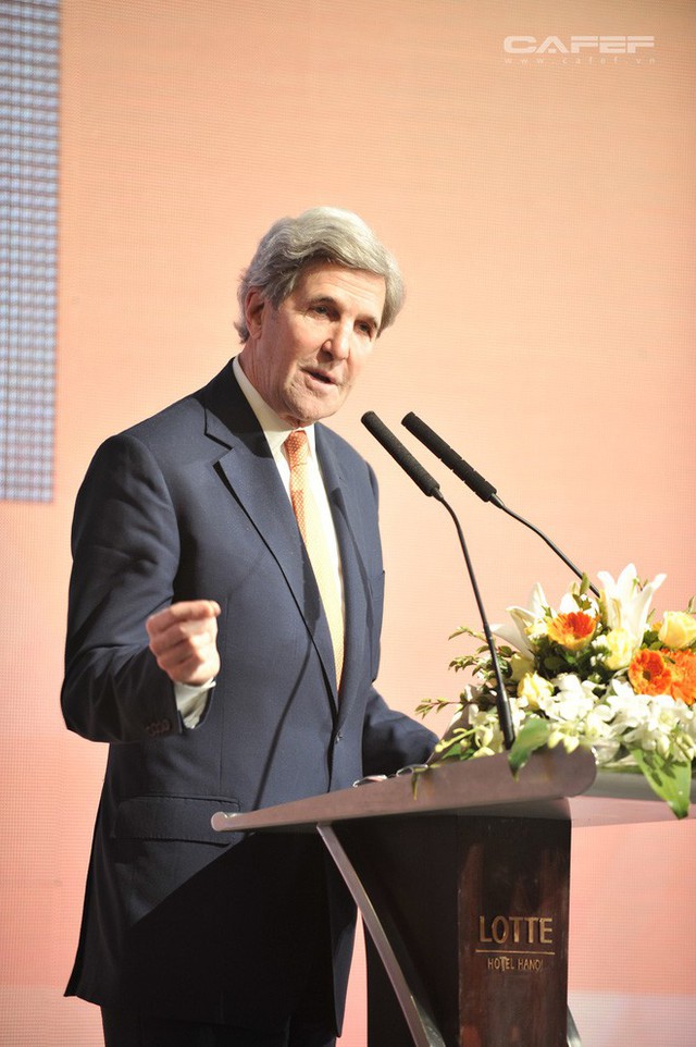 Cựu Ngoại trưởng Mỹ John Kerry: Chúng tôi sẽ giúp các bạn có nhà máy điện mặt trời, điện gió, bởi người Việt! - Ảnh 10.