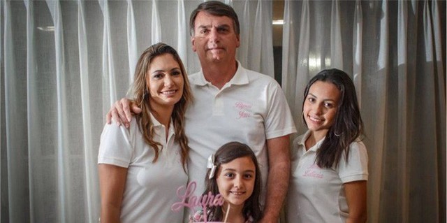 Đệ nhất phu nhân mới của Brazil: Từ bà mẹ đơn thân xinh đẹp đến mối tình sét đánh chênh nhau 25 tuổi - Ảnh 6.