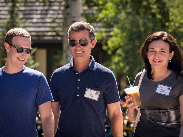 Mặc scandal chồng chất, uy tín doanh nghiệp giảm thê thảm, nhân viên Facebook vẫn ‘1 lòng 1 dạ’ có Mark Zuckerberg - Ảnh 1. Mặc scandal chồng chất, uy tín doanh nghiệp giảm thê thảm, nhân viên Facebook vẫn ‘1 lòng 1 dạ’ có Mark Zuckerberg - Ảnh 1.