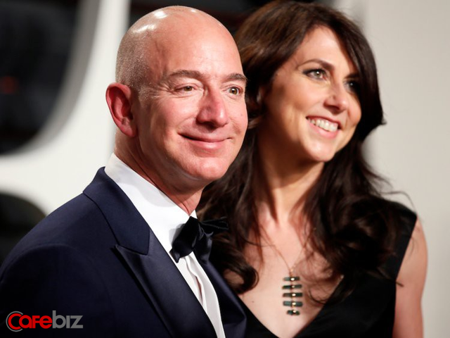 Đề xuất đánh thuế của nữ nghị sỹ 29 tuổi có thể khiến Jeff Bezos mất hơn 4 tỷ USD - Ảnh 1.