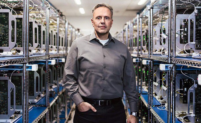 Sếp cao cấp phụ trách phát triển chip khẳng định gắn bó với Apple, không chạy đua chức CEO của Intel - Ảnh 1.