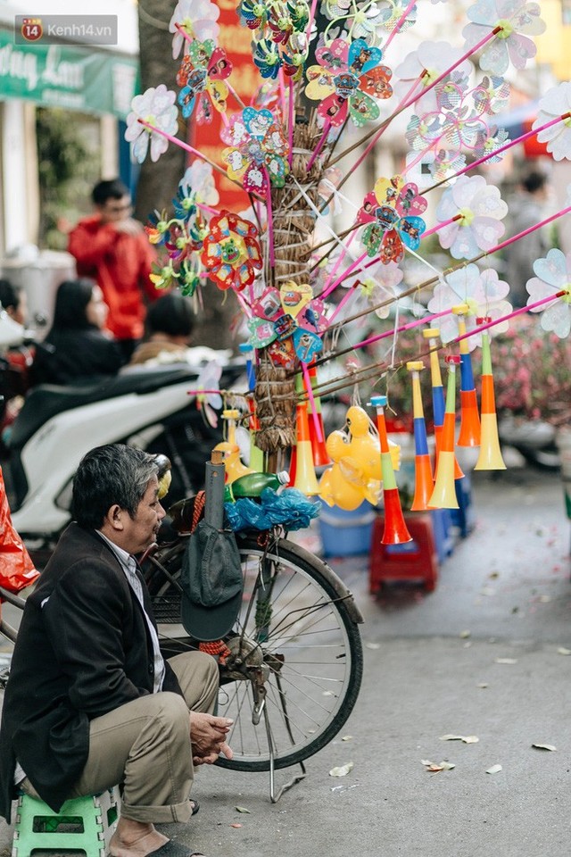 Rộn ràng không khí Tết tại chợ hoa Hàng Lược - phiên chợ truyền thống lâu đời nhất ở Hà Nội - Ảnh 19.