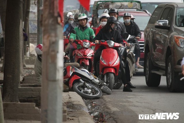 Ảnh: Cận Tết Nguyên đán, Hà Nội ùn tắc kinh hoàng - Ảnh 12.