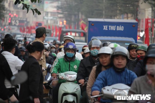 Ảnh: Cận Tết Nguyên đán, Hà Nội ùn tắc kinh hoàng - Ảnh 14.