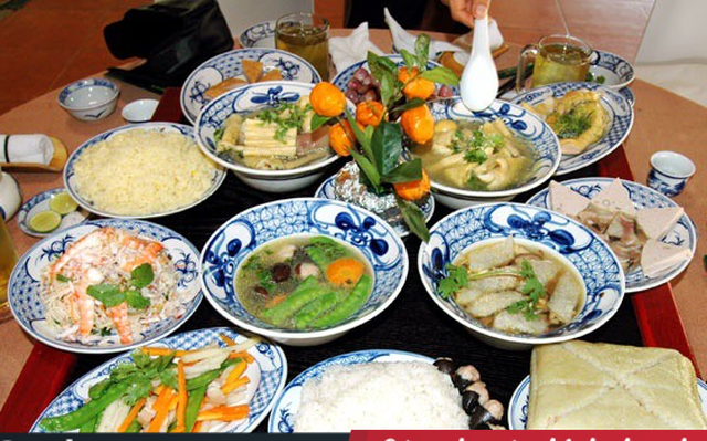 Đây mới là cách chị em Việt hiện đại đón Tết: Scan QR code chọn món ăn, chừng 1 triệu đồng là có ngay set mâm cỗ cúng gia tiên giao tận cửa!