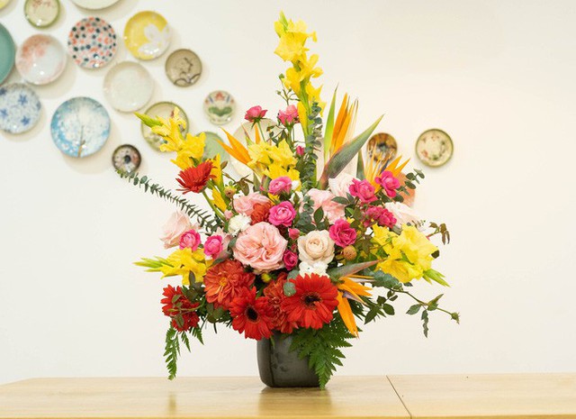 Mẹ 8x Hà Nội hướng dẫn 3 cách dùng hoa truyền thống, giá dưới 500 ngàn để trang trí nhà đón Tết - Ảnh 12.