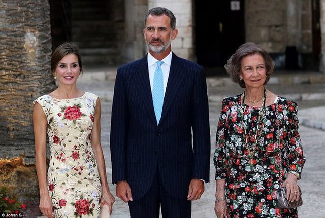 Điều ít biết về Hoàng hậu Tây Ban Nha: Từ nữ nhà báo qua một lần đò đến cuộc chiến “sống chung với mẹ chồng” - Ảnh 11.