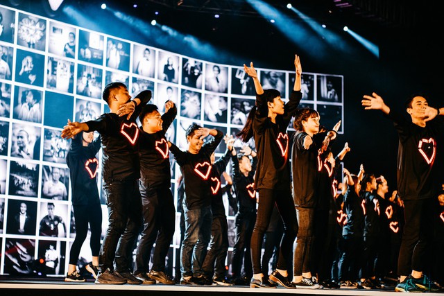 Nghe trọn vẹn thông điệp Mặt trời ẩn trong tim bằng âm nhạc đầy cảm xúc trên sân khấu Gala WeChoice Awards 2018 - Ảnh 5.