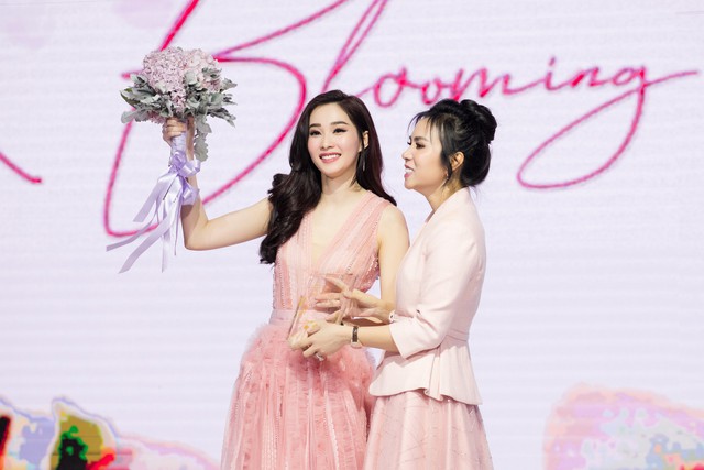 Đại sứ Elise Đặng Thu Thảo và chặng các con phố mới của Elise - Ảnh 2. Đại sứ Elise Đặng Thu Thảo và chặng các con phố mới của Elise - Ảnh 2.