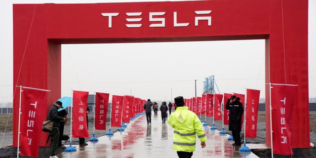 Tránh chiến tranh thương mại của Trump, Elon Musk cho xây dựng Tesla Gigafactory tại Trung Quốc - Ảnh 1.