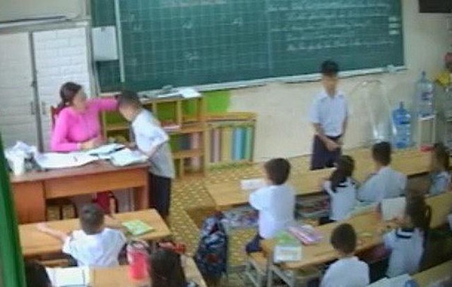 Cứ lắp camera rồi riết chẳng còn ai dám đứng lớp nữa” - Ảnh 1. Cứ lắp camera rồi riết chẳng còn ai dám đứng lớp nữa” - Ảnh 1.