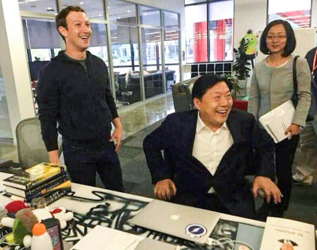 4 biểu hiện thèm khát Trung Quốc của CEO Facebook Mark Zuckerberg - Ảnh 1.