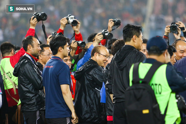 NÓNG: VFF ấn định ngày ký hợp đồng với thầy Park, không đặt chỉ tiêu vô địch SEA Games - Ảnh 1. NÓNG: VFF ấn định ngày ký hợp đồng với thầy Park, không đặt chỉ tiêu vô địch SEA Games - Ảnh 1.