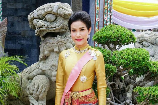 Hoàng quý phi Thái Lan bị phế tước hiệu, quân hàm vì bất trung, mưu đồ giành ngôi Hoàng hậu - Ảnh 4.