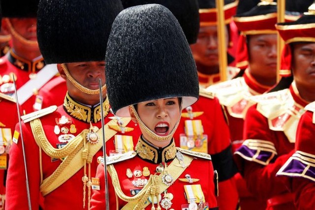 Loạt ảnh hiếm về binh nghiệp Hoàng quý phi Thái Lan vừa bị phế truất - Ảnh 12.